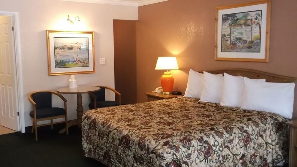 Hotel Blue Jay 2*